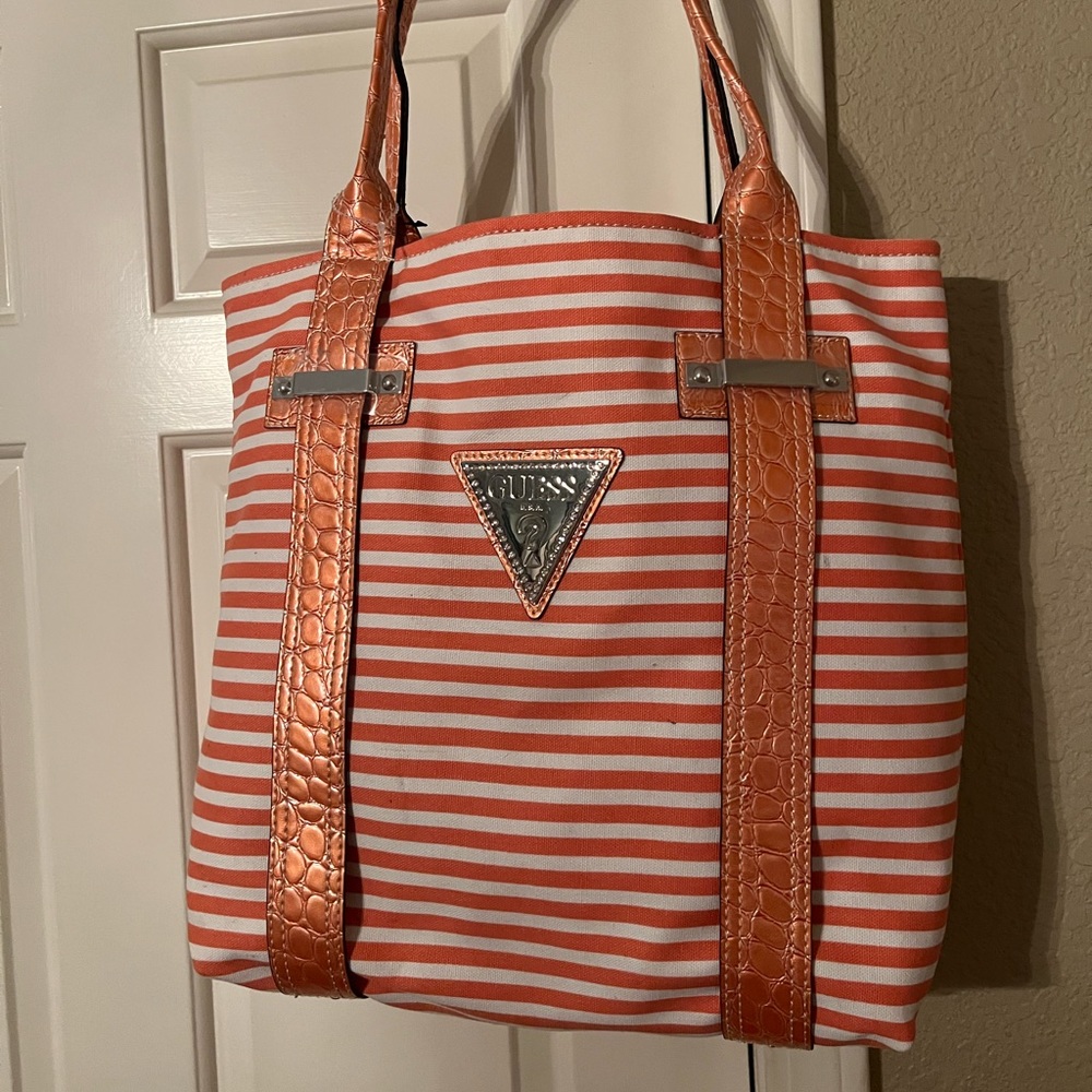 NWT large GUESS tote bag. American Candy.
